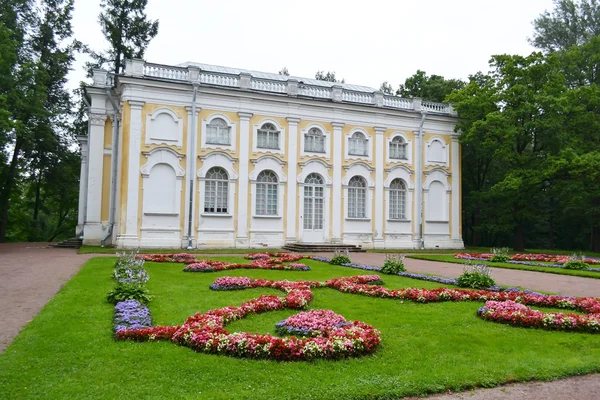 Pałac w oranienbaum. — Zdjęcie stockowe