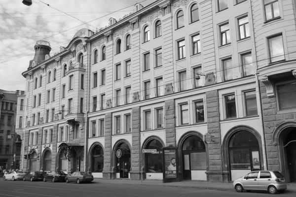 Gammelt hus i St.Petersburg . - Stock-foto