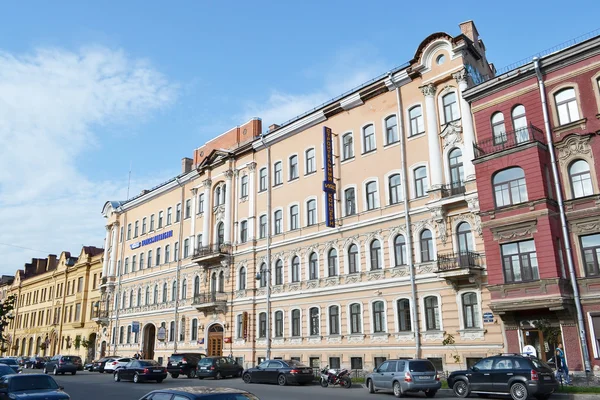 Antigua casa en San Petersburgo . — Foto de Stock