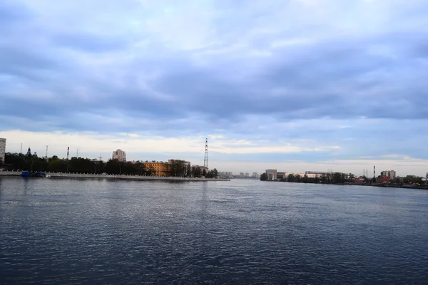 Перегляд річки Нева, в Санкт-Петербурзі. — стокове фото