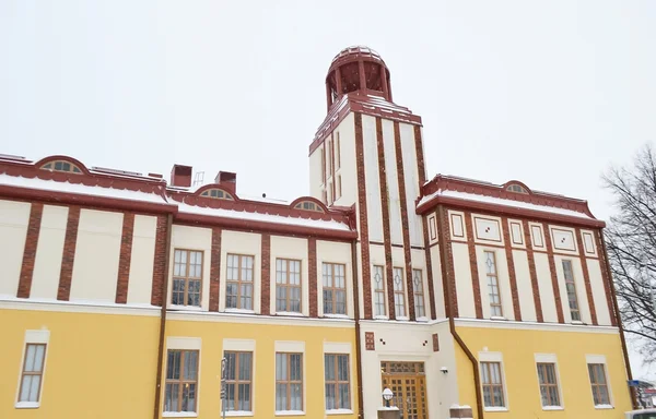 Vecchio edificio a Kotka in inverno . — Foto Stock