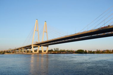 St. Petersburg 'daki Kablo Kalan Köprü.