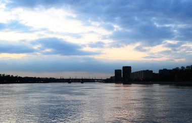 St.Petersburg Neva Nehri'nin görünümü.