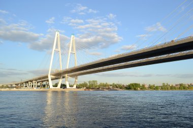St. Petersburg 'daki Kablo Kalan Köprü.