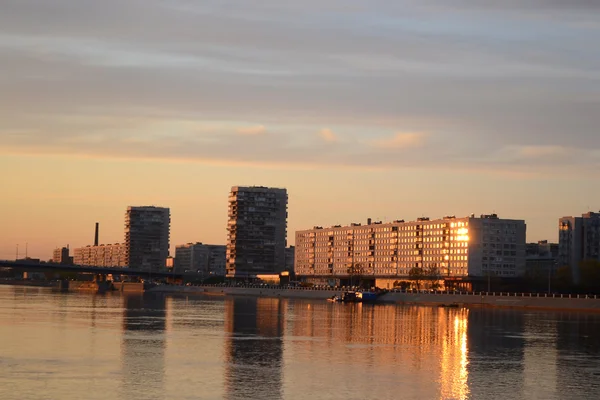 Blick auf den Fluss Neva in st.petersburg. — Stockfoto