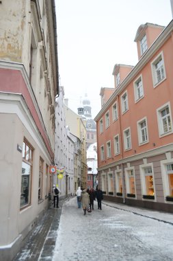 Riga'da'nin Merkezi kış manzarası.