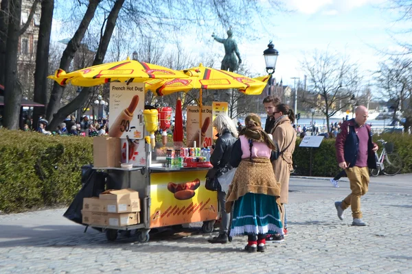 Carrello mobile con street food . — Foto Stock