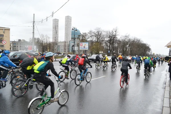 Carrera de ciclismo en la calle de San Petersburgo . — Foto de Stock