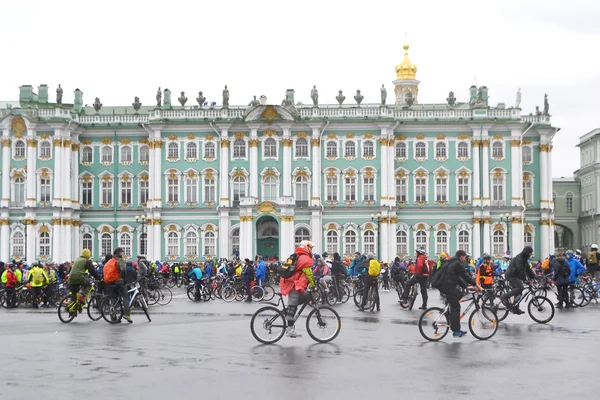 Finish cycling on Palace Square of St.Petersburg. — Stock Photo, Image