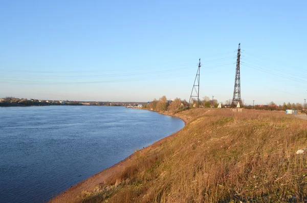 De oever van de rivier de Neva. — Stockfoto