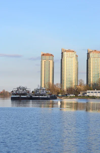 Vista del río Neva, San Petersburgo. — Foto de Stock