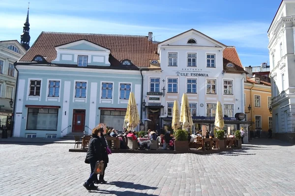 Raadhuisplein in tallinn. — Stockfoto