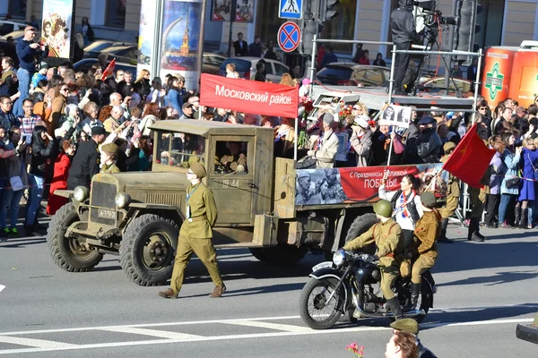 Siegesparade in St. Petersburg. — Stockfoto