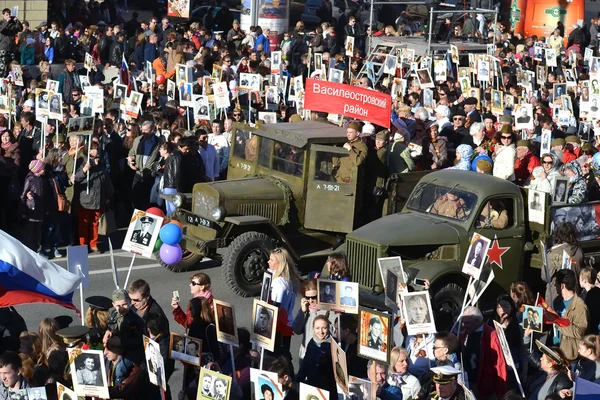 Défilé de la victoire à Saint-Pétersbourg . — Photo