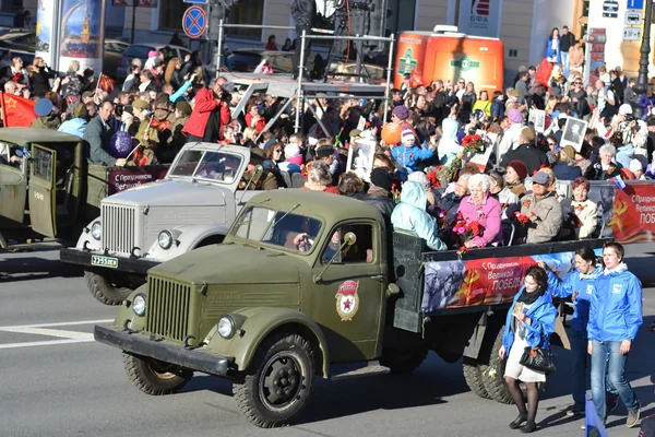 Desfile de la victoria en San Petersburgo . —  Fotos de Stock