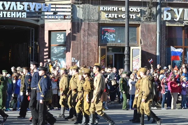 Défilé de la victoire à Saint-Pétersbourg . — Photo