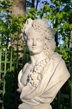 Alegori sonbahar (Bacchus heykeli).