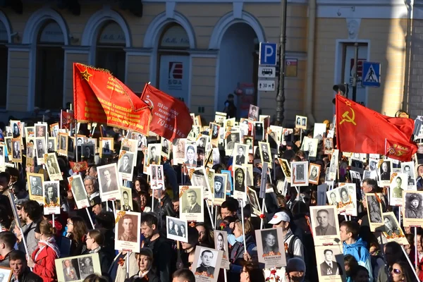 Défilé de la victoire à Saint-Pétersbourg . — Photo