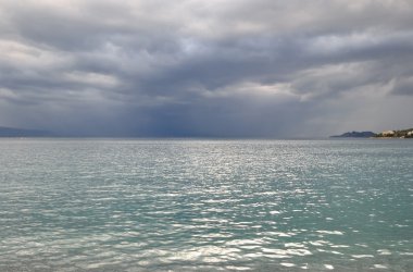 Ionian sea bulutlu bir günde.
