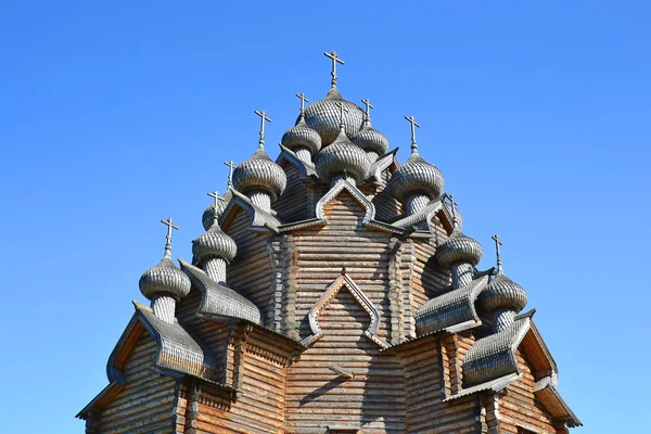 Church of the Intercession in the style of Russian wooden architecture. — Stock Photo, Image