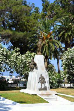 loutraki Ulusal direnişte kahramanları Anıtı.