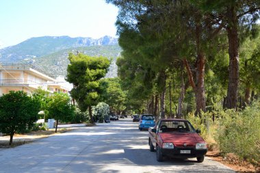 Loutraki sokakta.
