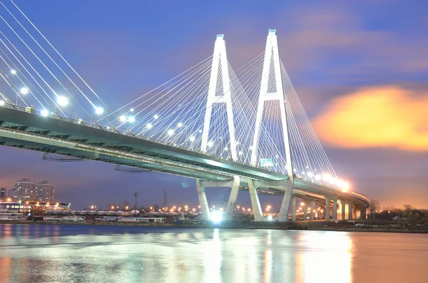 Most wantowy w nocy. — Zdjęcie stockowe
