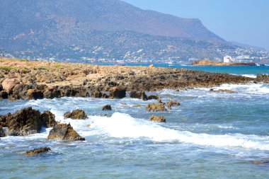 Dağlar ve Ege deniz kıyıları.