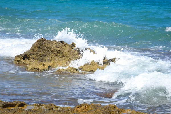 Rochas na costa do Mar Egeu . — Fotografia de Stock