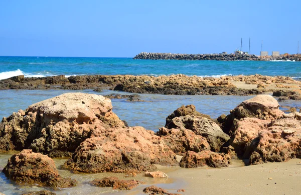 Rocas en la costa del mar Egeo . — Foto de Stock