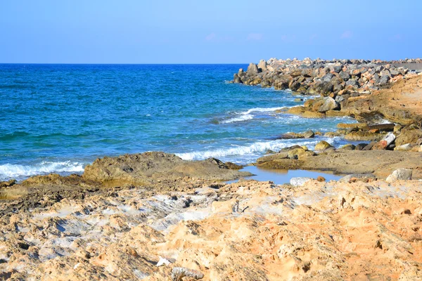 Βράχια στην ακτή του Αιγαίου. — Φωτογραφία Αρχείου