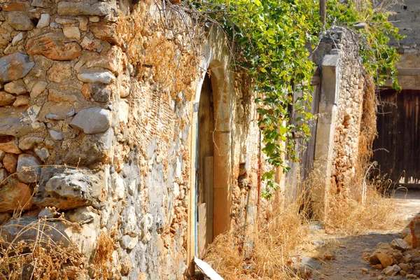 Casa en ruinas en la parte antigua de Malia . —  Fotos de Stock