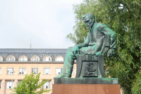 Staute van Aleksis Kim. — Stockfoto