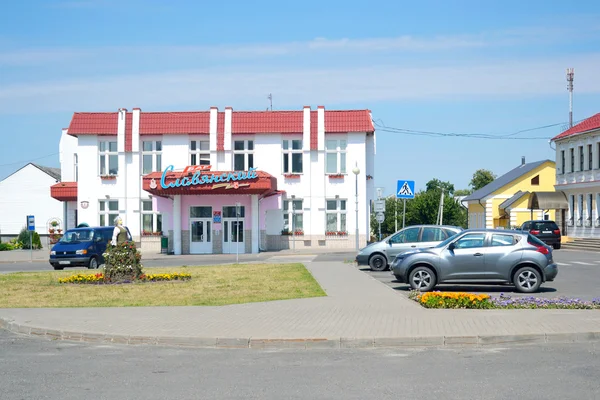 Weergave van Komsomolskaya plein in Stolin. — Stockfoto