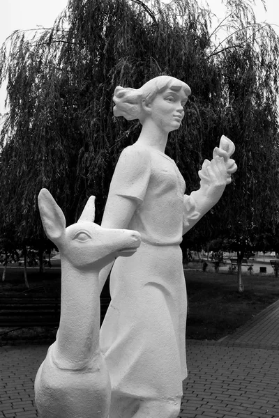 Skulptur på gatan i Stolin stad. — Stockfoto