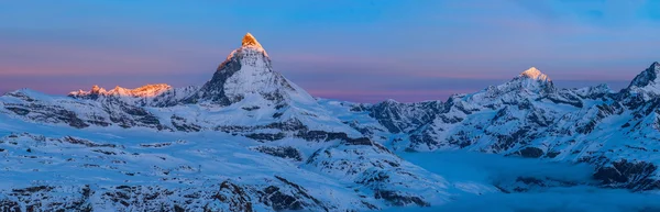 O pico suíço de Matterhorn Fotos De Bancos De Imagens Sem Royalties