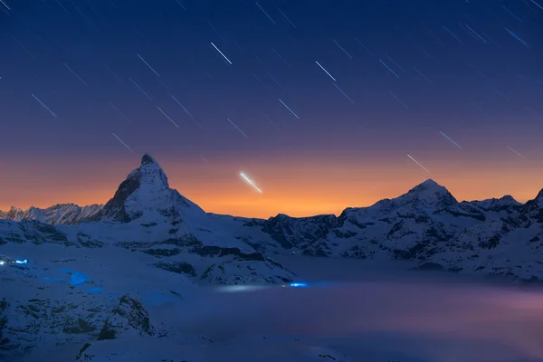 O pico suíço de Matterhorn Fotos De Bancos De Imagens