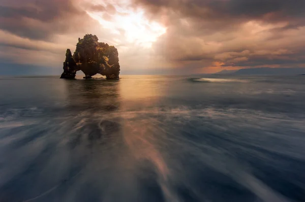 Hvitserkur im Norden von Island — Stockfoto