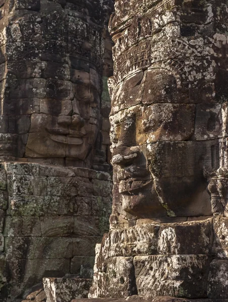 Starobylá kamenná stěna chrámu Bayon — Stock fotografie