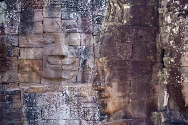 Antigua cara de piedra del templo de Bayon — Foto de Stock