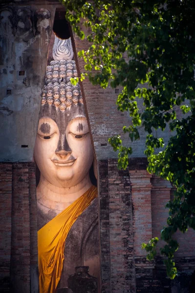 Le grand Bouddha, dans le temple Sri Chum — Photo