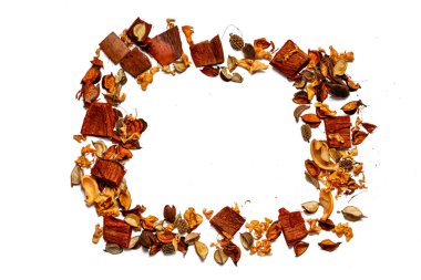 Yüksek çözünürlüklü kokulu çiçeklerin fotoğrafı beyaz üzerine izole edilmiş, yüksek çözünürlüklü 45MP kamerayla çekilmiş.