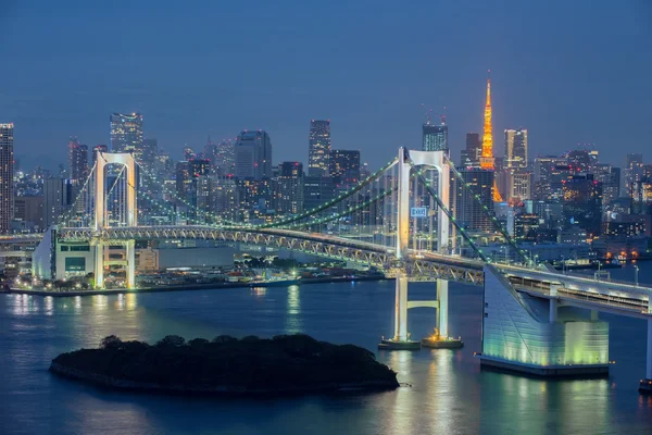 Токийский залив у моста Рейнбоу — стоковое фото