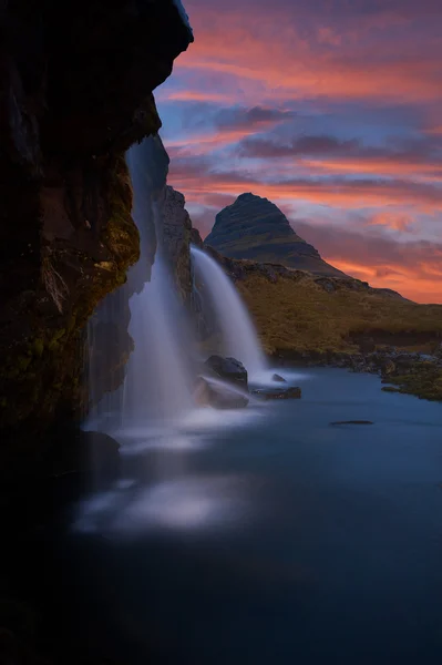 Die Landschaft kirkjufell mountai — Stockfoto