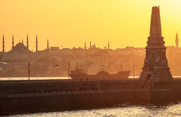 Istanbul vid solnedgången — Stockfoto