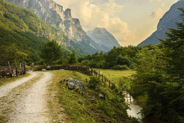 Úžasná horská údolí — Stock fotografie