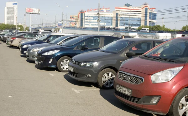 Cars on parking, Moscow — Stock Photo, Image