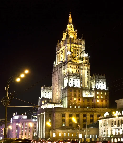 Moskau, Wolkenkratzer bei Nacht — Stockfoto