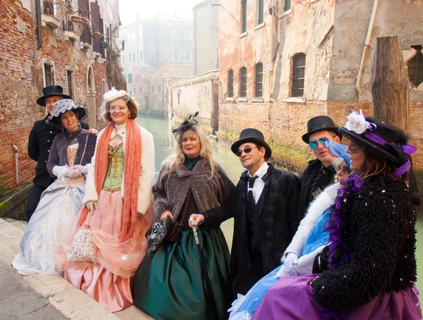 Ludzie Karnawałowych Strojach Karnawał Wenecji 2020 Wenecja Włochy Europa — Zdjęcie stockowe