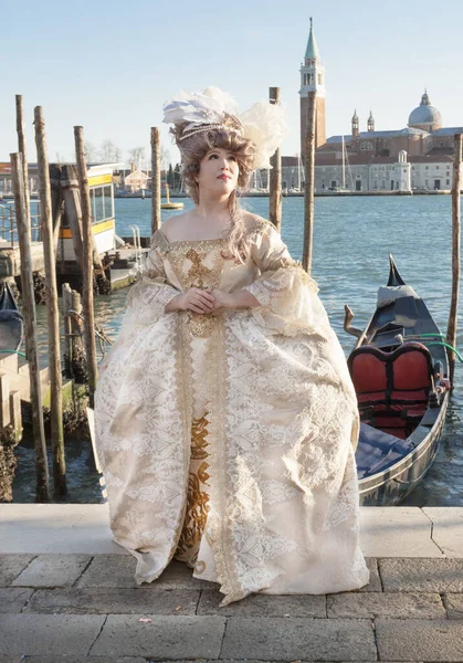 VENICE, ITALY - FEBRAURY 20, 2020: woman in carnival constume on carnival — Stock Photo, Image